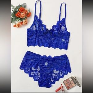 SHEIN Plus Floral Lace Scallop Trim Lingerie Set